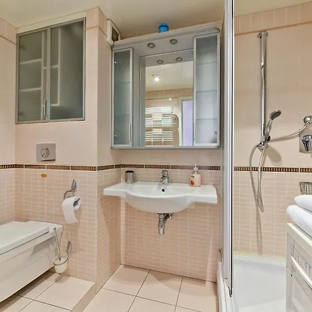 Arenda Apartments, Air Conditioning *