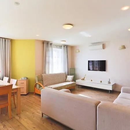 Arenda Apartments, Air Conditioning *